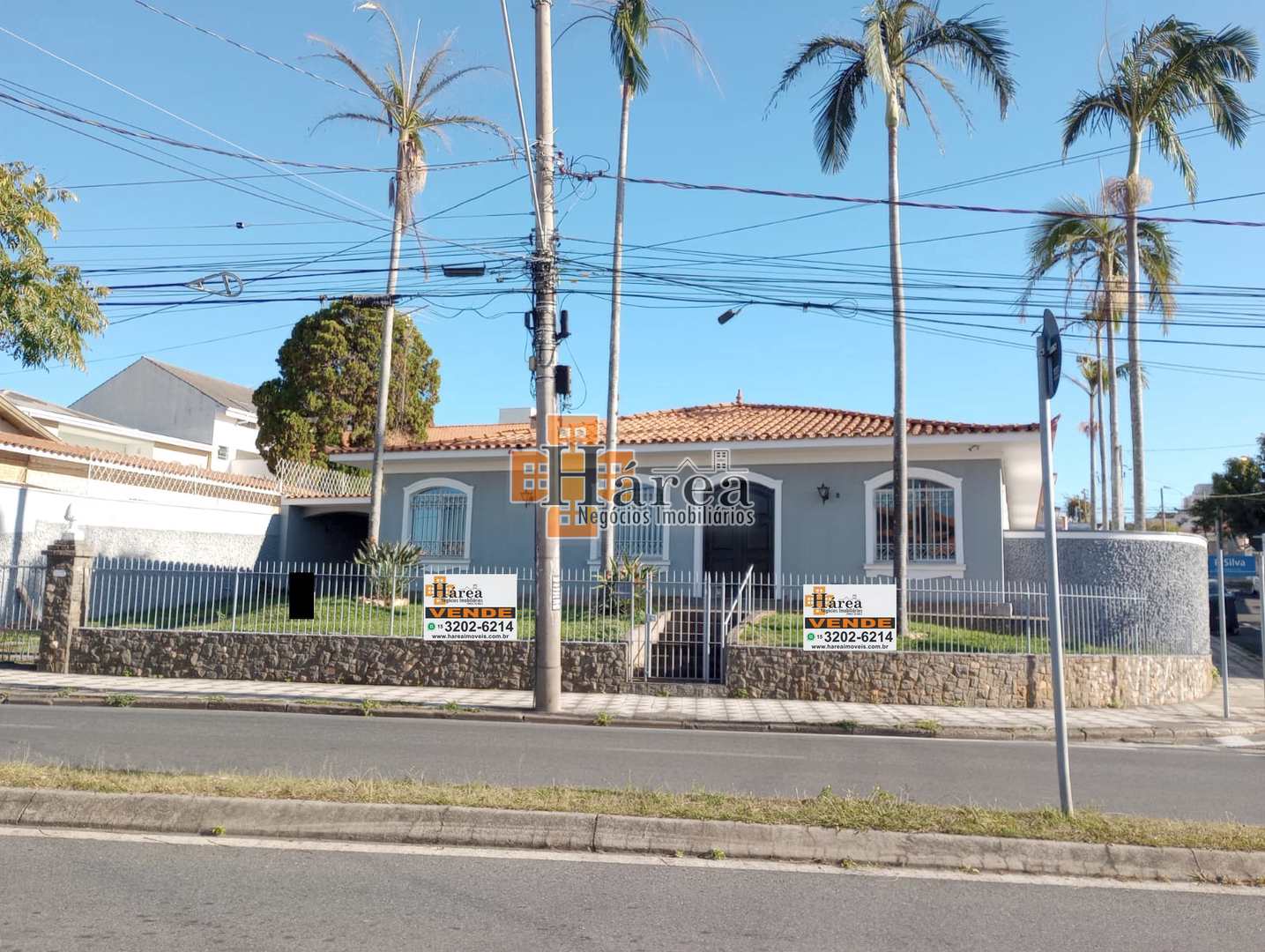 Casa à venda com 4 quartos, 300m² - Foto 1