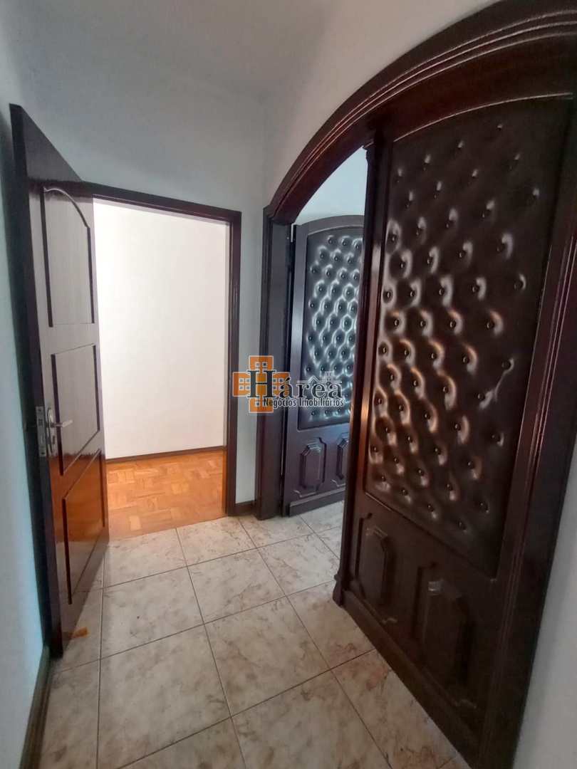 Casa à venda com 4 quartos, 300m² - Foto 14