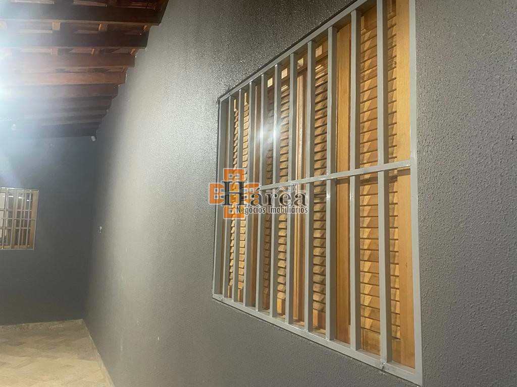 Casa à venda com 3 quartos, 200m² - Foto 2