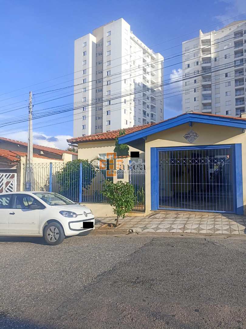 Casa à venda com 3 quartos, 250m² - Foto 1