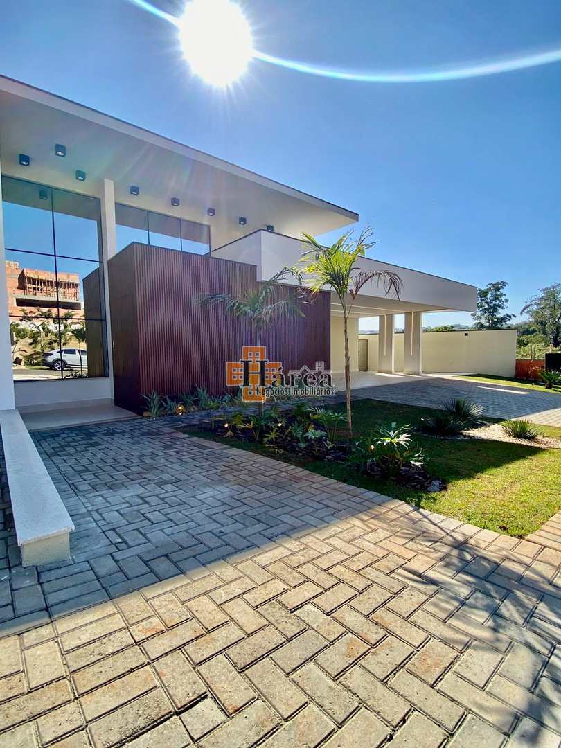 Casa de Condomínio à venda com 3 quartos, 272m² - Foto 1