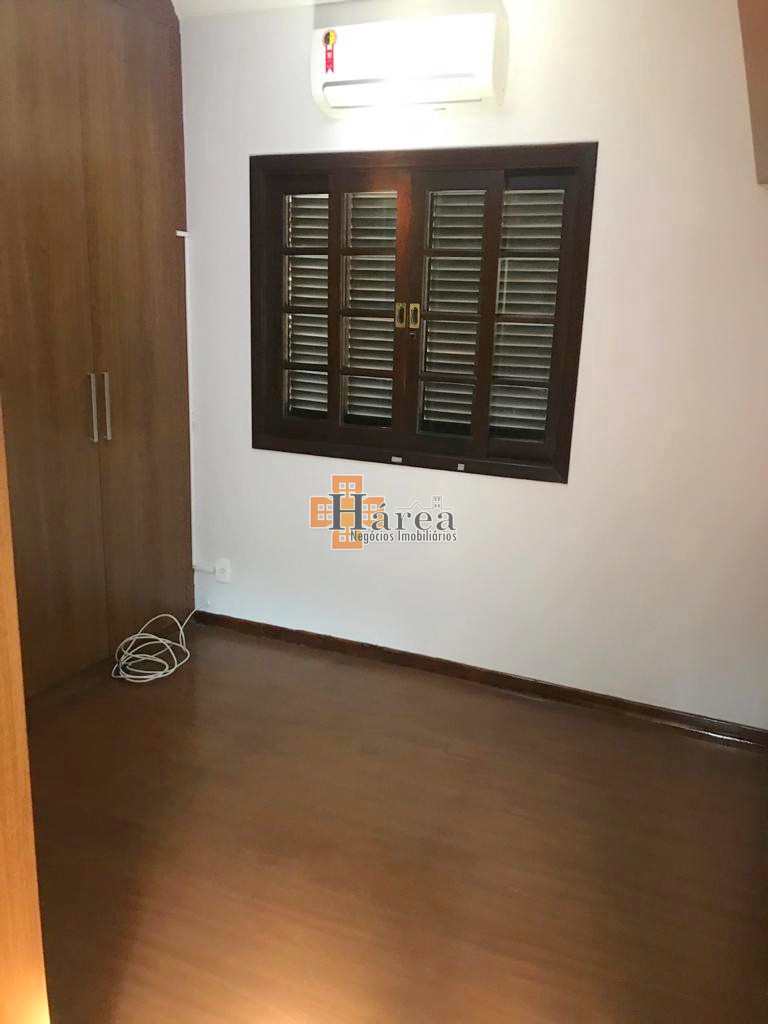 Casa à venda com 4 quartos, 185m² - Foto 13