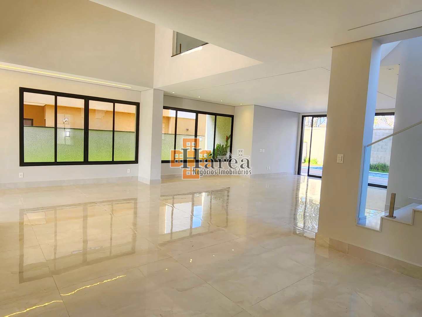 Sobrado à venda com 3 quartos, 390m² - Foto 2