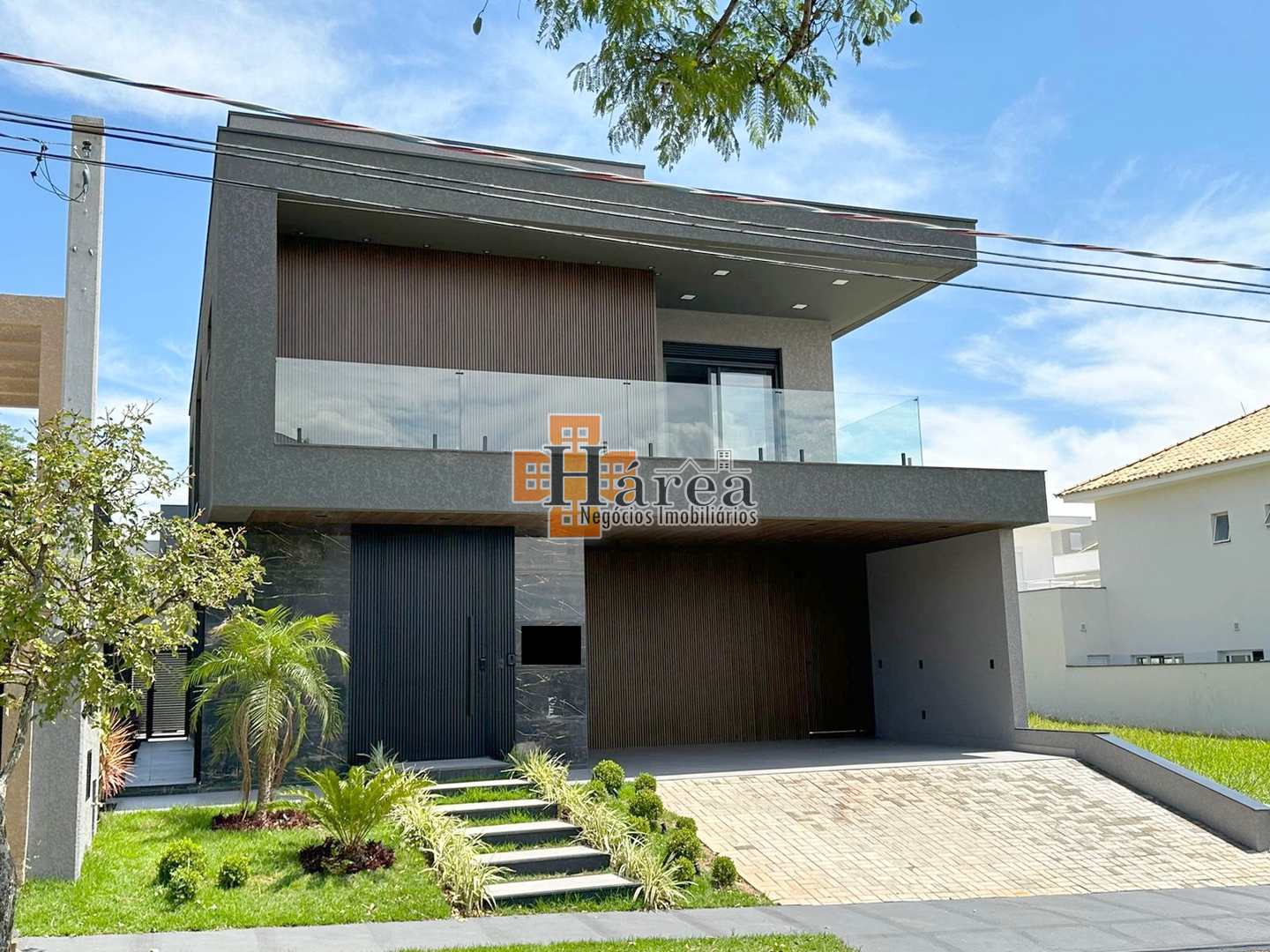 Sobrado à venda com 3 quartos, 285m² - Foto 1