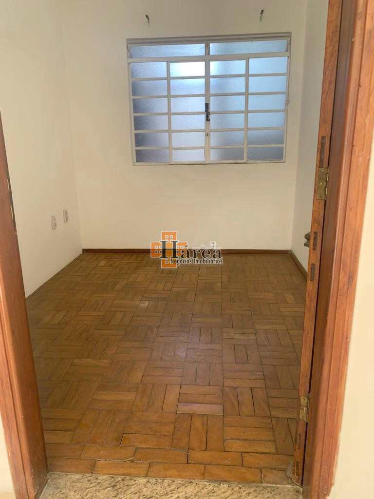 Casa à venda com 2 quartos, 111m² - Foto 2