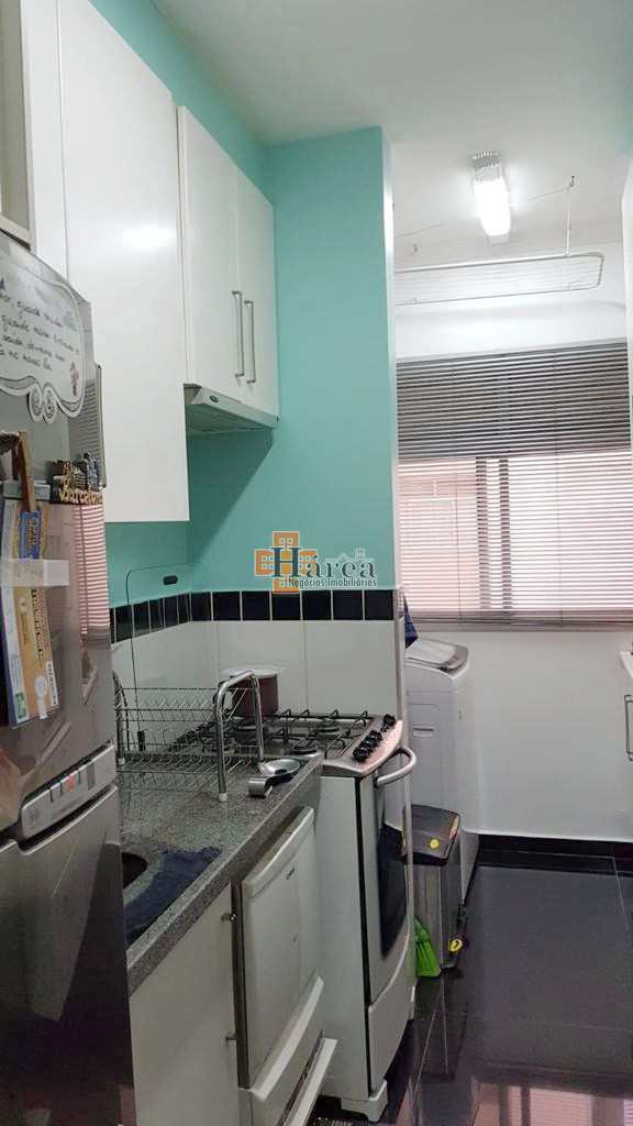 Apartamento à venda com 2 quartos, 60m² - Foto 18