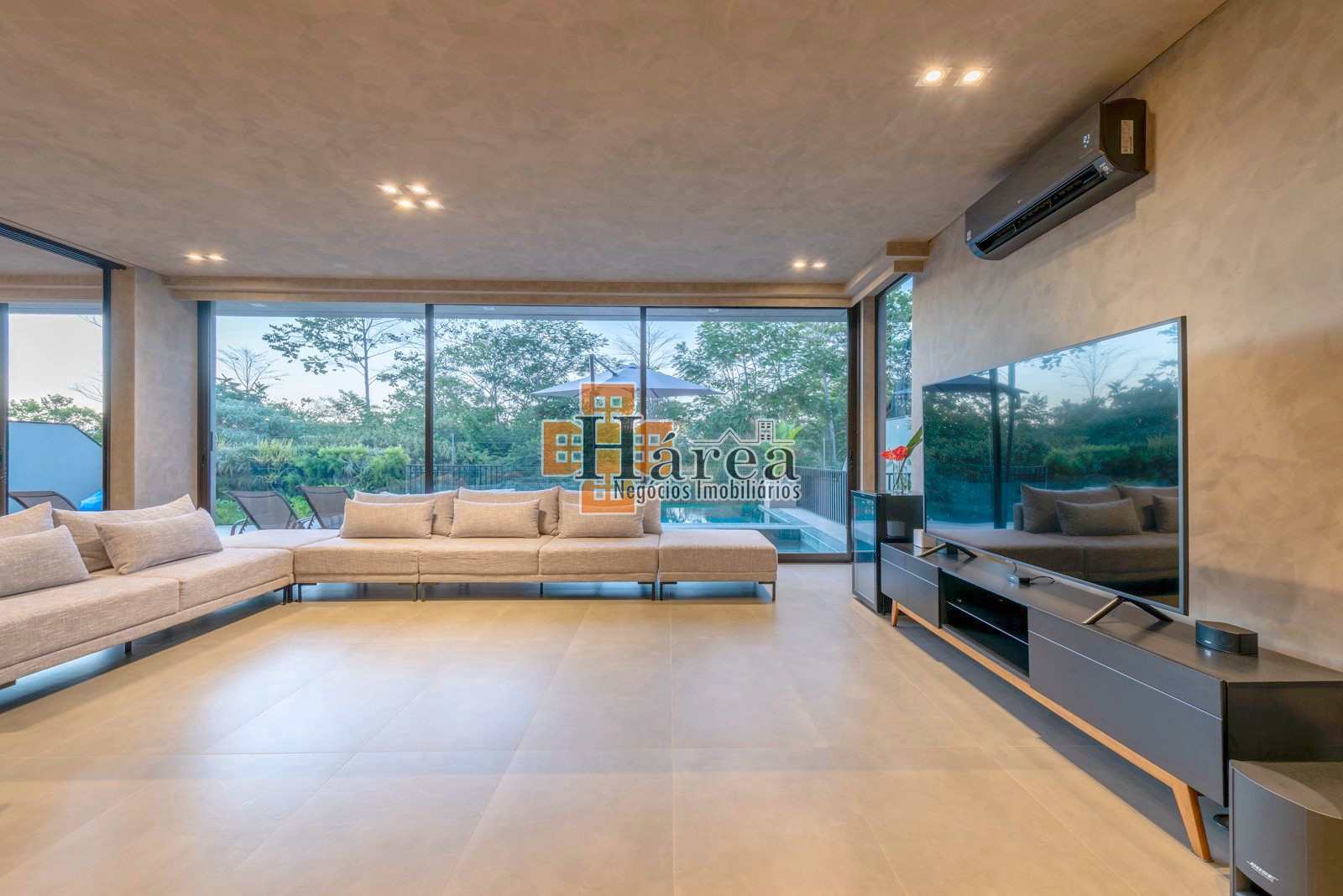 Sobrado à venda com 4 quartos, 354m² - Foto 3