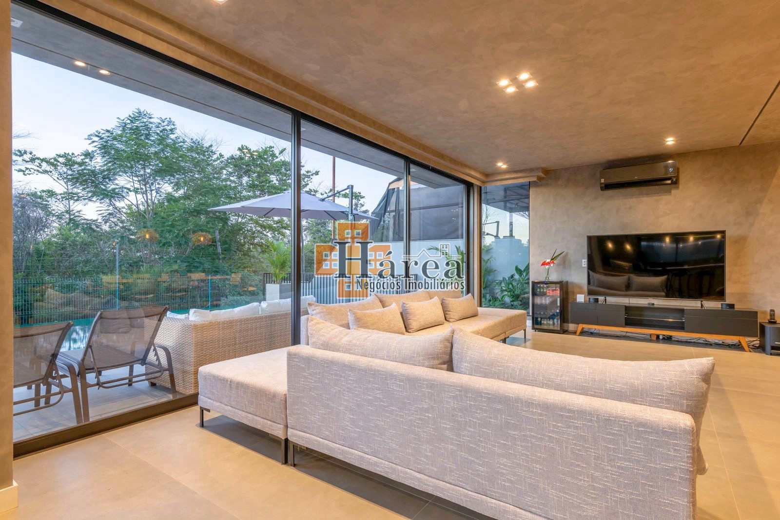 Sobrado à venda com 4 quartos, 354m² - Foto 9