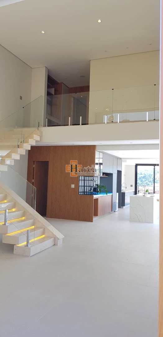 Sobrado à venda com 3 quartos, 276m² - Foto 3