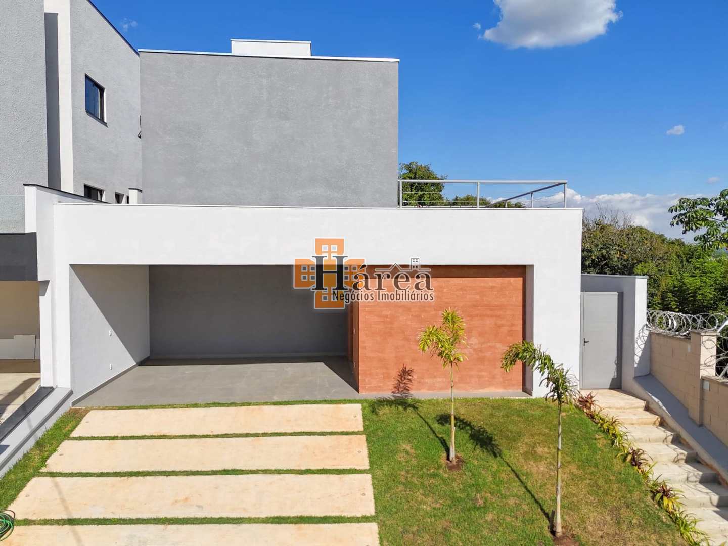 Casa de Condomínio à venda com 3 quartos, 250m² - Foto 2