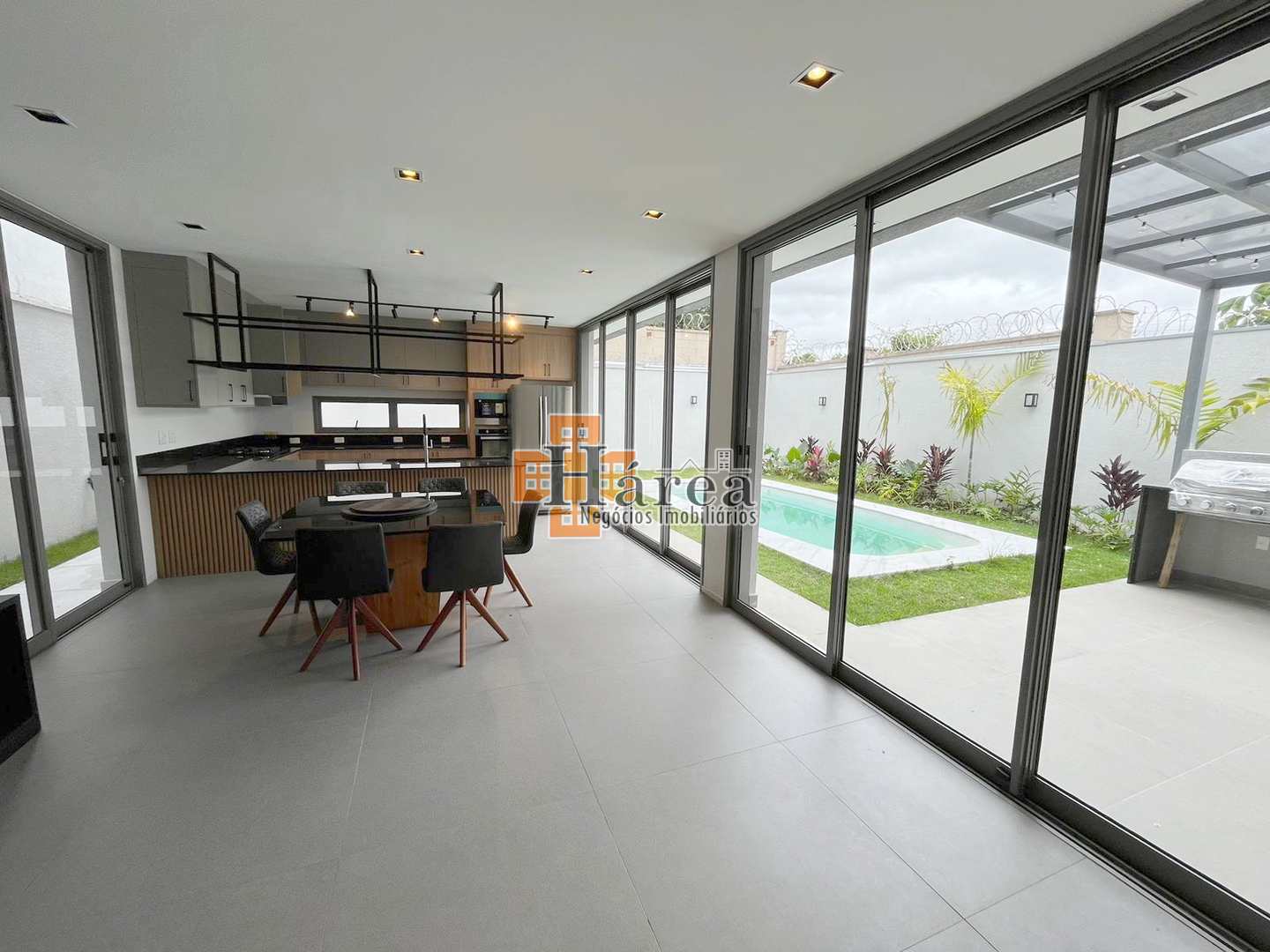 Casa de Condomínio à venda com 3 quartos, 250m² - Foto 6