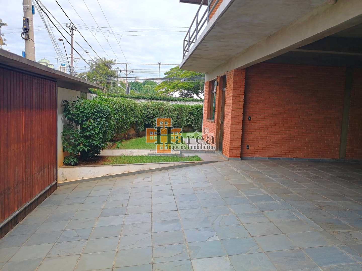 Sobrado para alugar com 3 quartos, 338m² - Foto 1