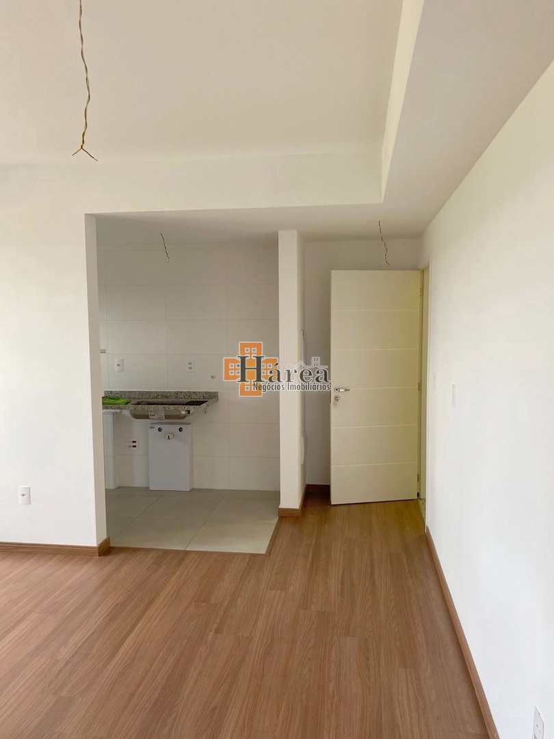 Apartamento à venda com 2 quartos, 62m² - Foto 4