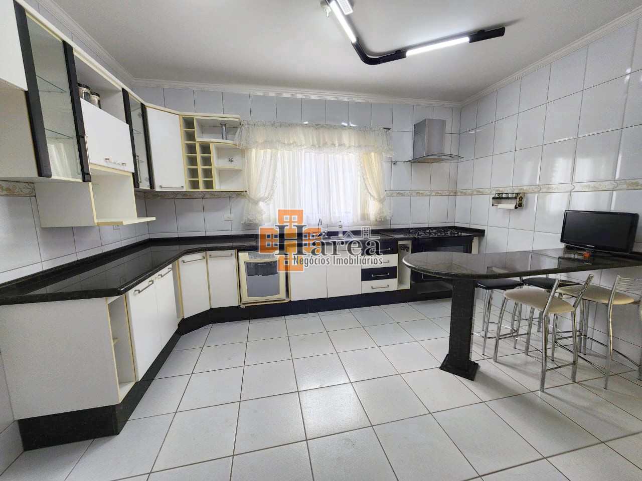 Sobrado para alugar com 4 quartos, 290m² - Foto 25