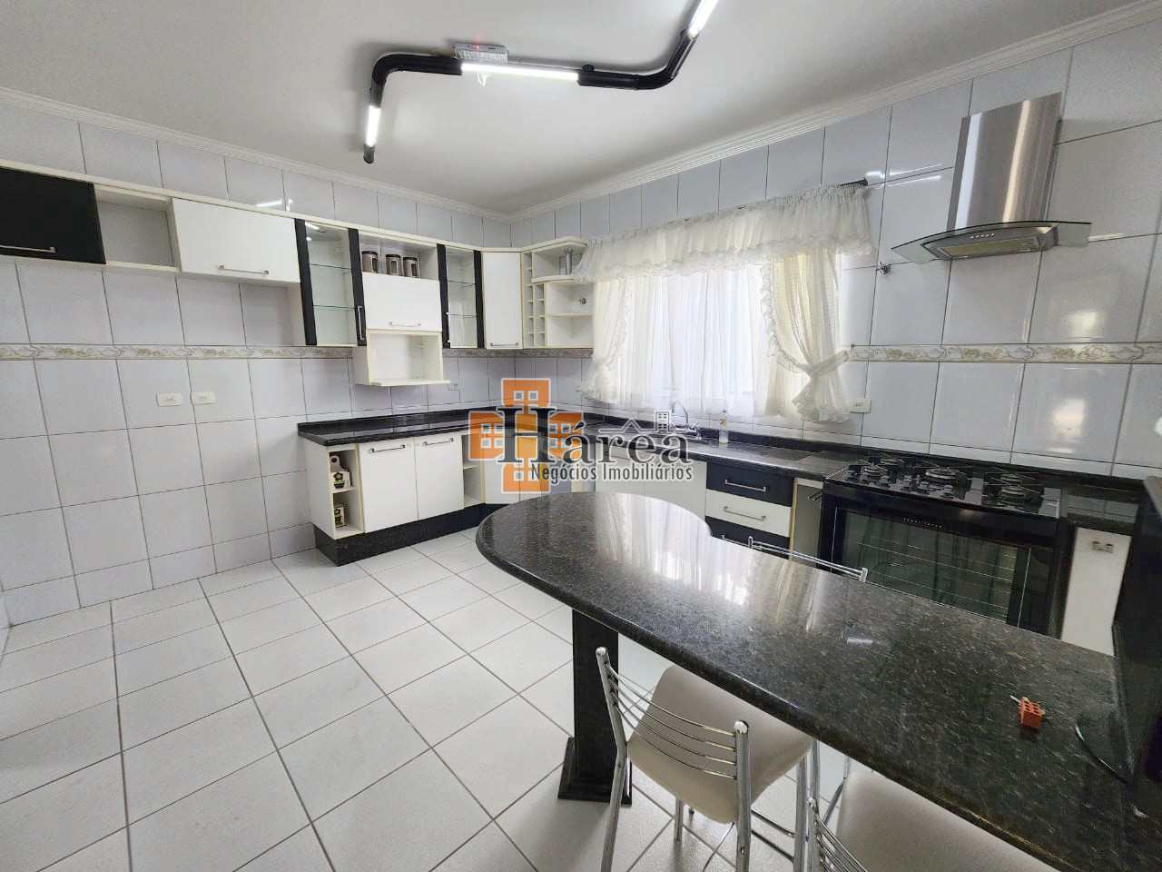 Sobrado para alugar com 4 quartos, 290m² - Foto 26