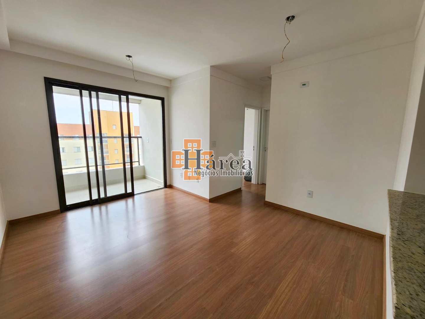 Apartamento à venda com 2 quartos, 67m² - Foto 2