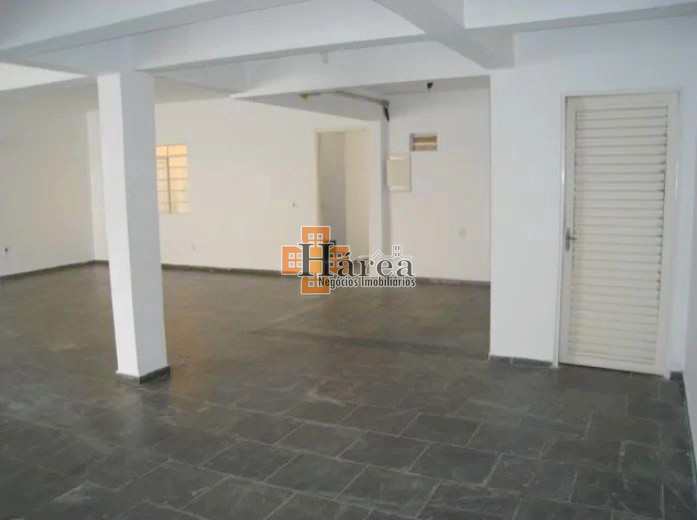 Casa para alugar com 4 quartos, 320m² - Foto 18