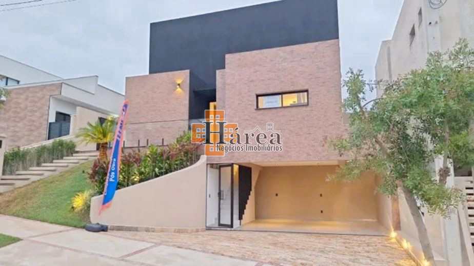 Casa de Condomínio à venda com 4 quartos, 317m² - Foto 1