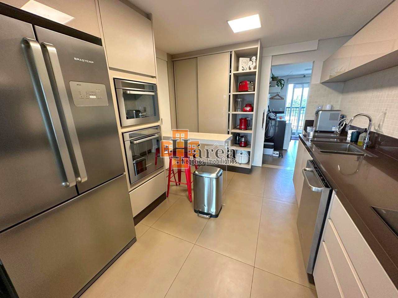 Apartamento à venda com 3 quartos, 215m² - Foto 11