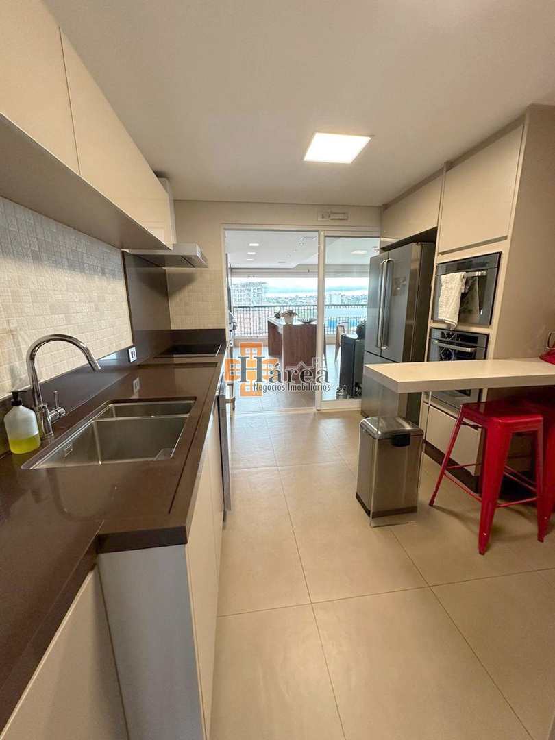 Apartamento à venda com 3 quartos, 215m² - Foto 12