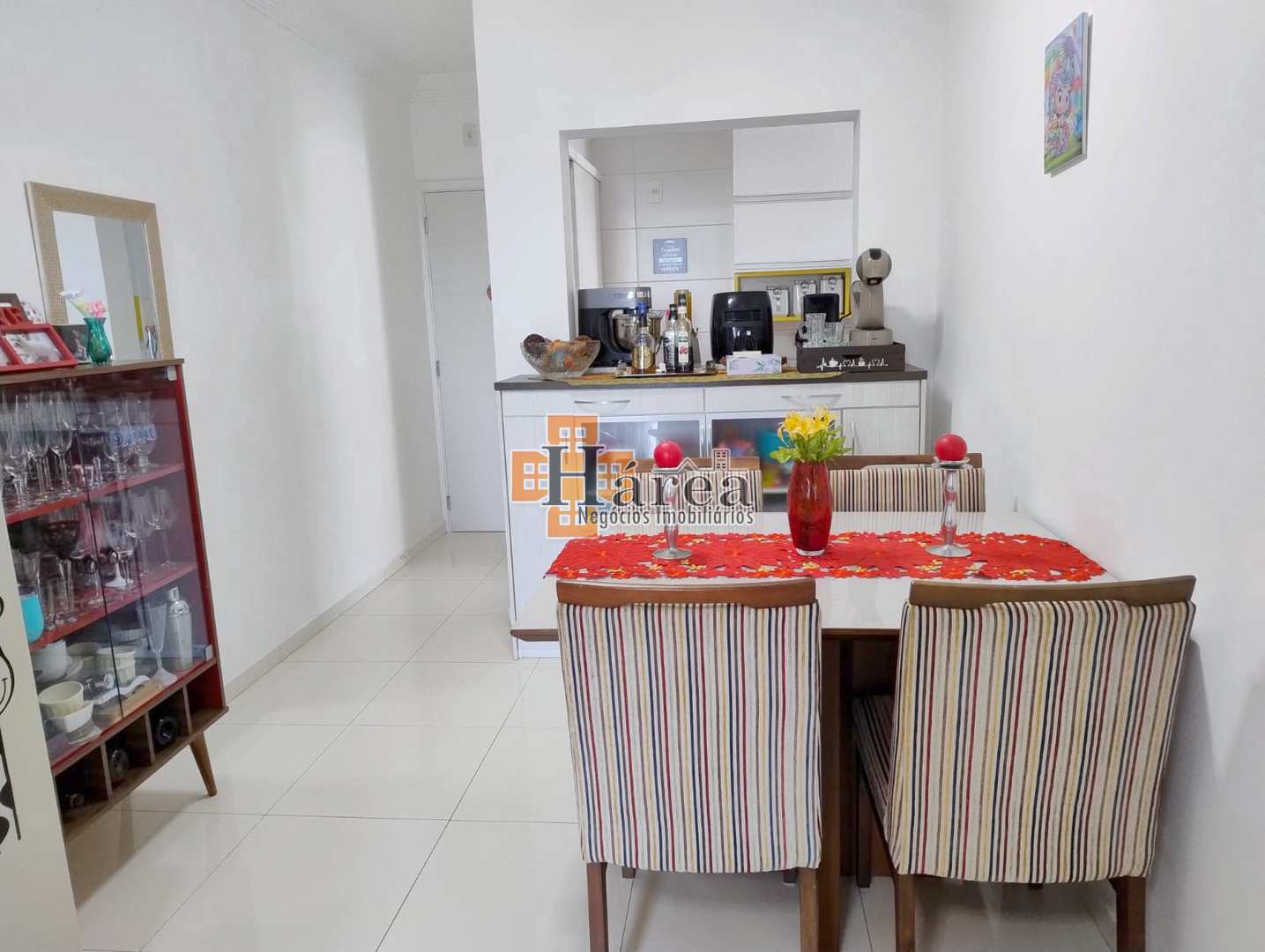 Apartamento à venda com 2 quartos, 64m² - Foto 3