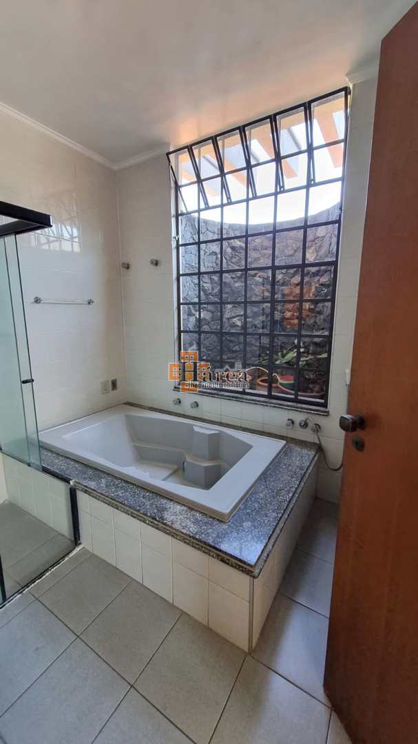 Sobrado à venda e aluguel com 3 quartos, 357m² - Foto 28