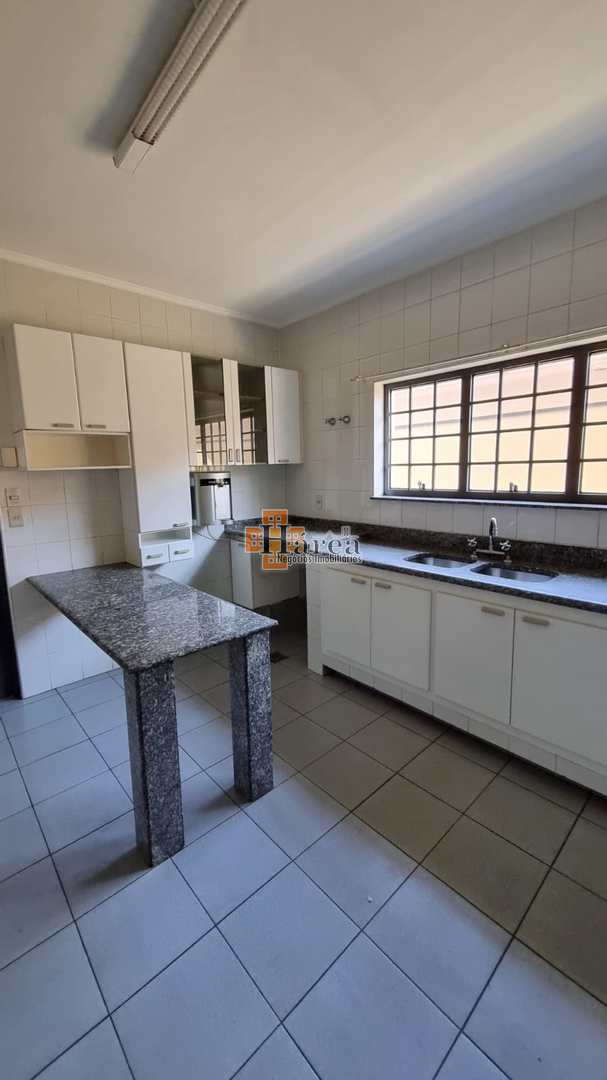 Sobrado à venda e aluguel com 3 quartos, 357m² - Foto 10