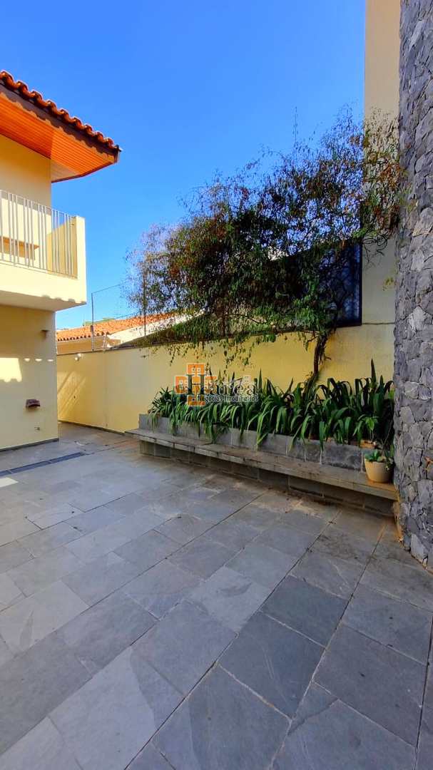 Sobrado à venda e aluguel com 3 quartos, 357m² - Foto 31