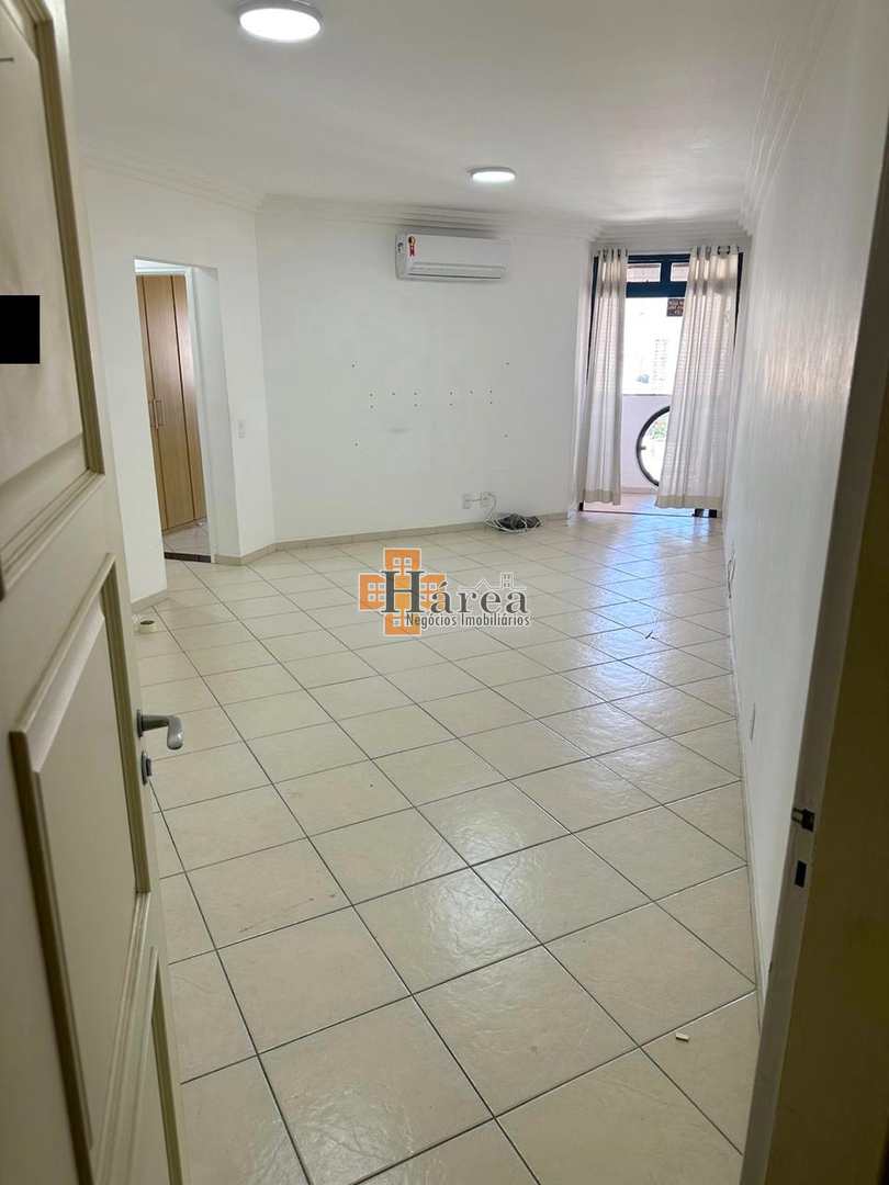 Apartamento à venda com 3 quartos, 109m² - Foto 1