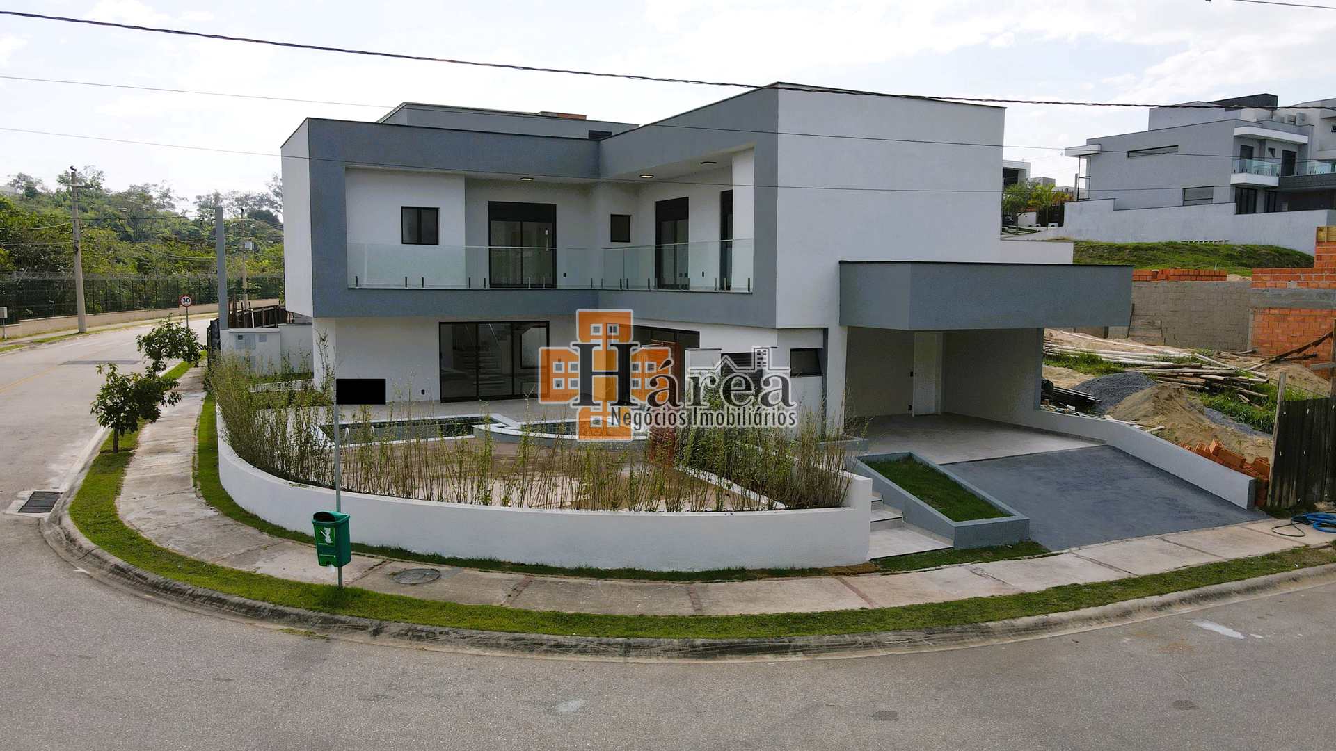 Sobrado à venda com 3 quartos, 280m² - Foto 1