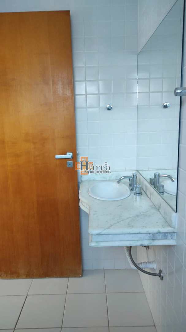 Sobrado para alugar com 3 quartos, 309m² - Foto 30