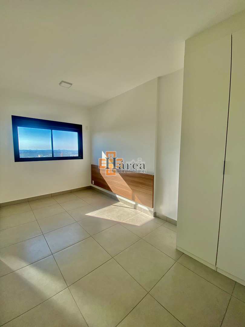 Apartamento para alugar com 3 quartos, 125m² - Foto 3