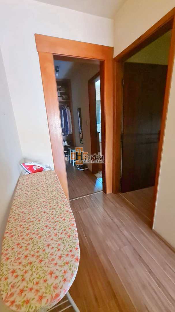 Casa à venda com 3 quartos, 210m² - Foto 14