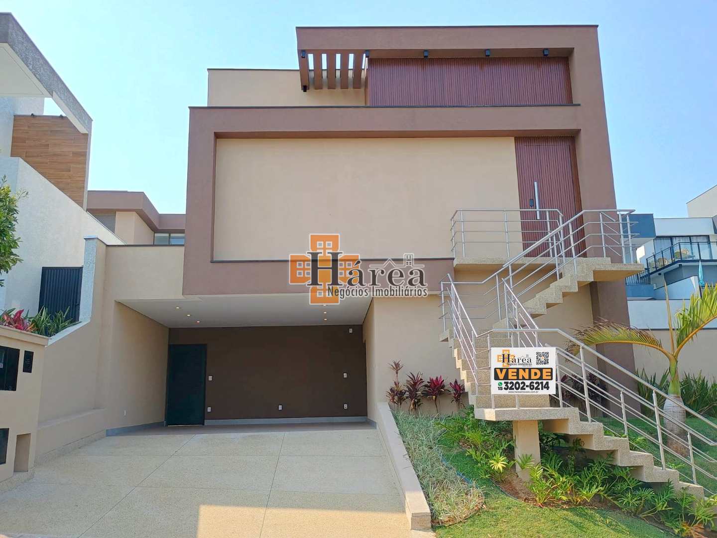 Sobrado à venda com 4 quartos, 210m² - Foto 1