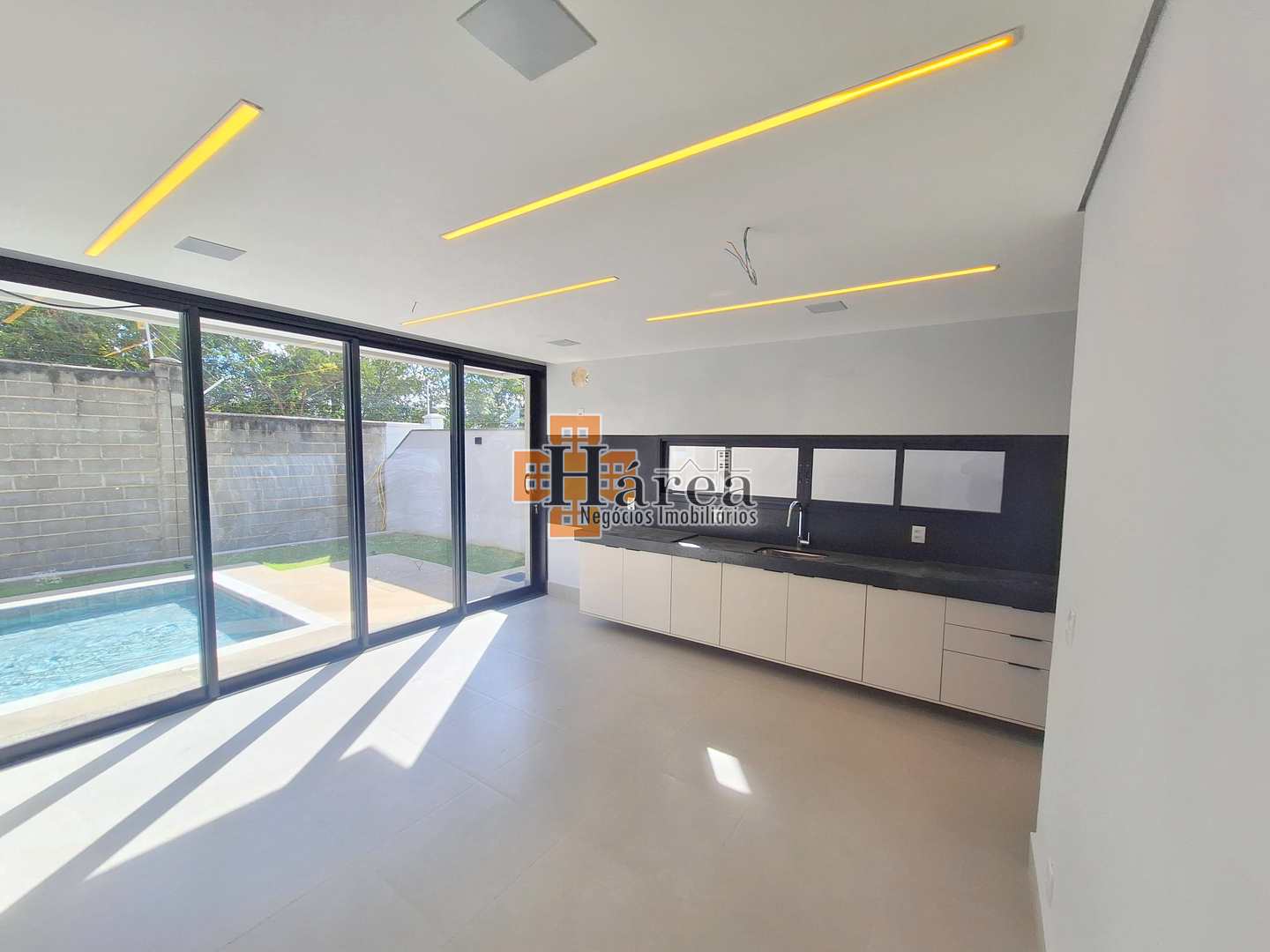 Sobrado à venda e aluguel com 4 quartos, 340m² - Foto 21