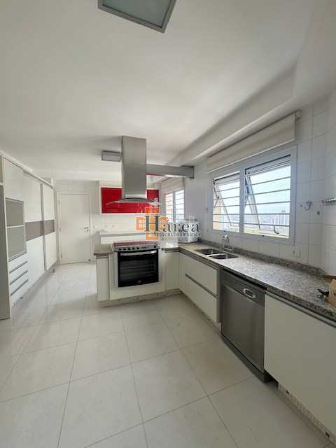 Apartamento para alugar com 3 quartos, 232m² - Foto 13