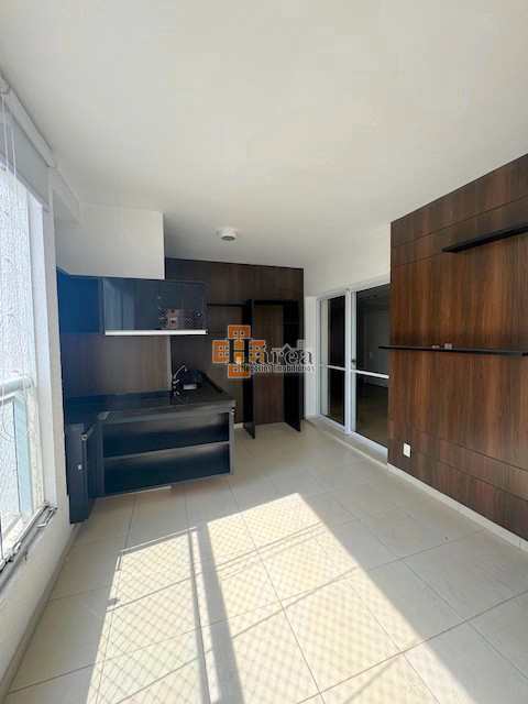 Apartamento para alugar com 3 quartos, 232m² - Foto 3