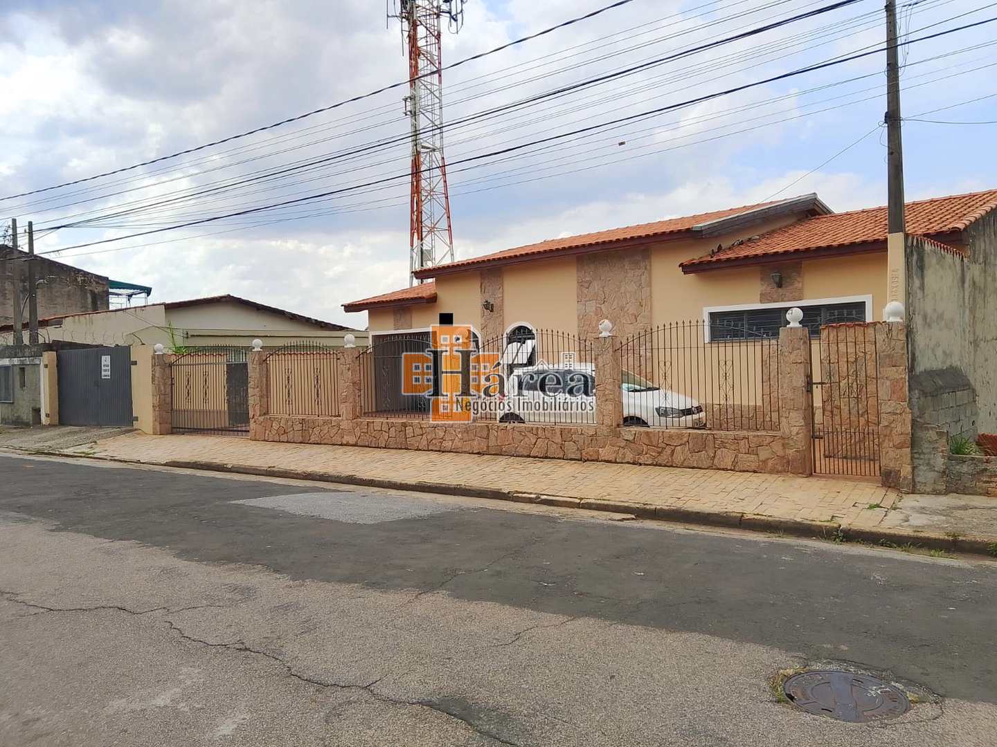 Casa à venda com 3 quartos, 307m² - Foto 2