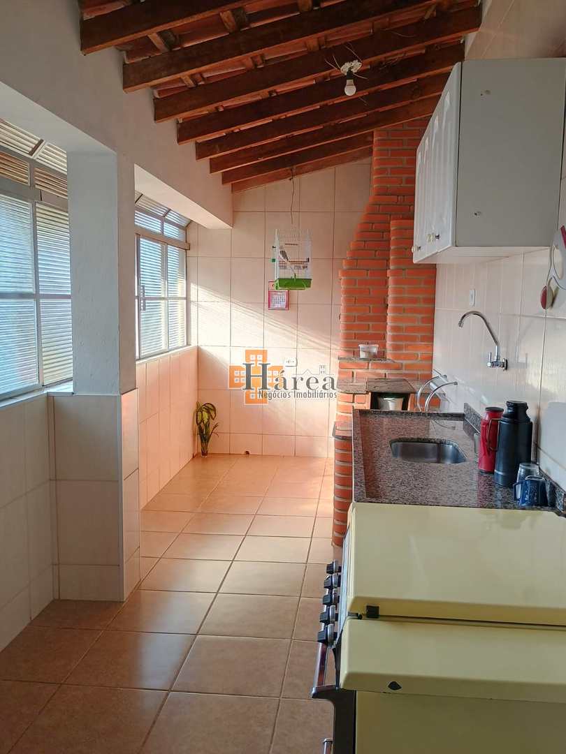 Casa à venda com 3 quartos, 307m² - Foto 9