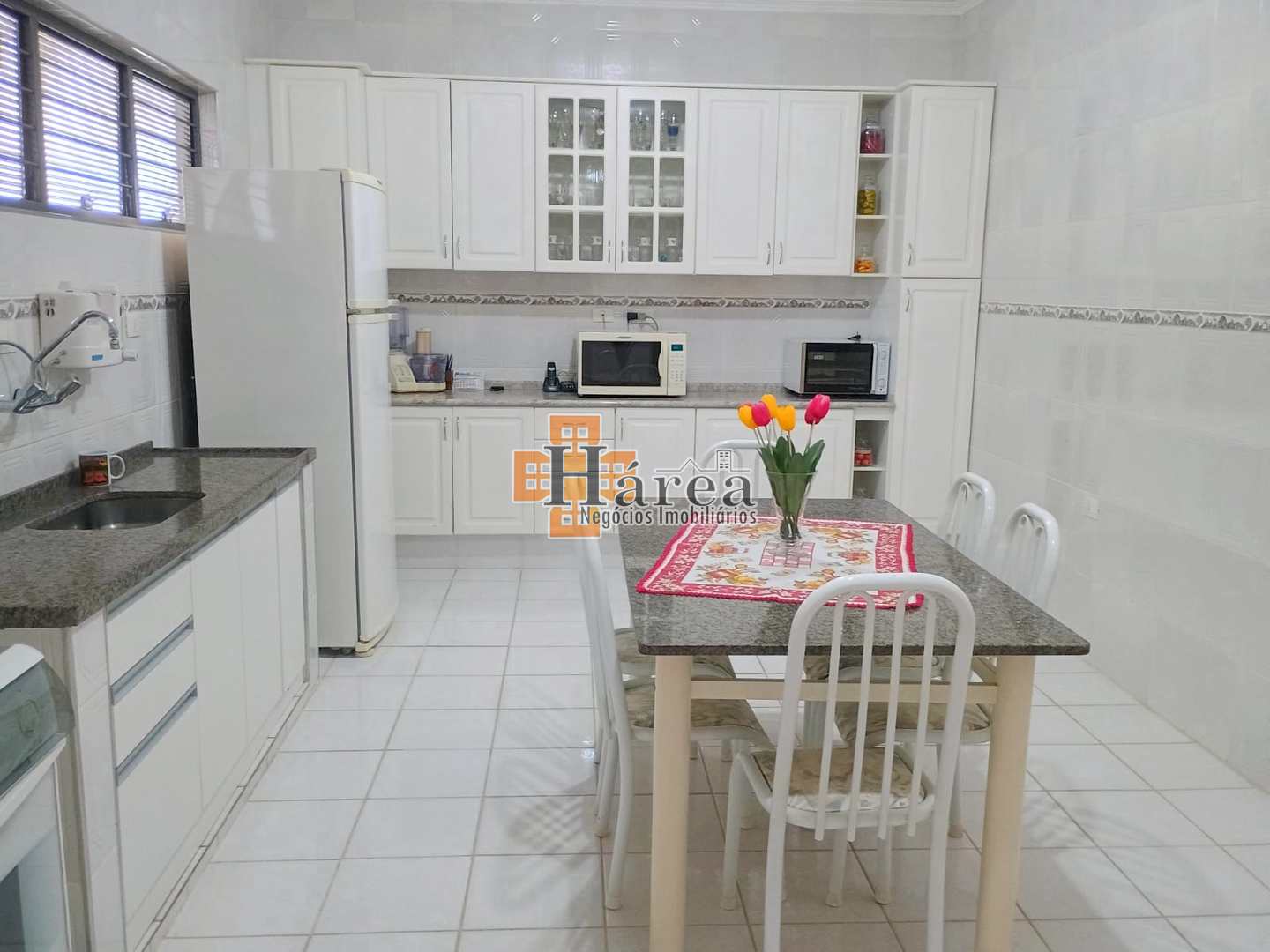 Casa à venda com 3 quartos, 307m² - Foto 11