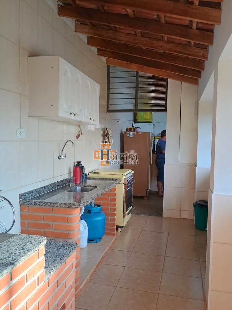 Casa à venda com 3 quartos, 307m² - Foto 10