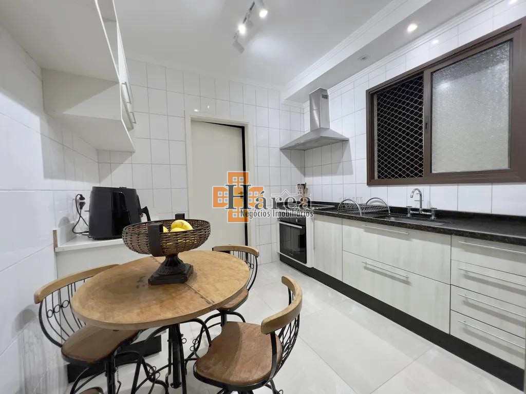 Apartamento à venda com 3 quartos, 122m² - Foto 12