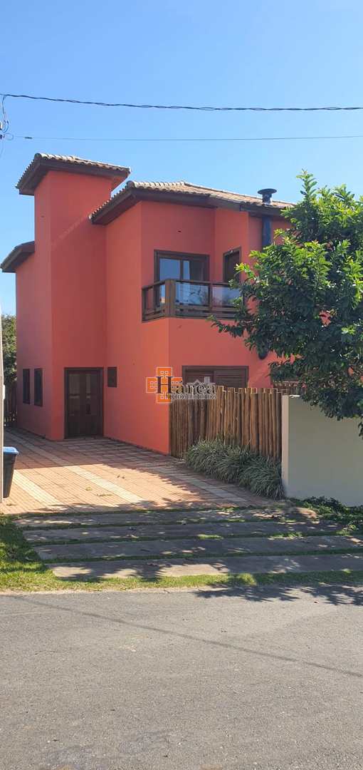 Sobrado à venda com 3 quartos, 215m² - Foto 1