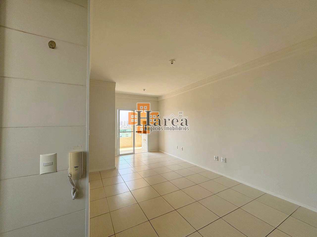 Apartamento à venda com 3 quartos, 68m² - Foto 2