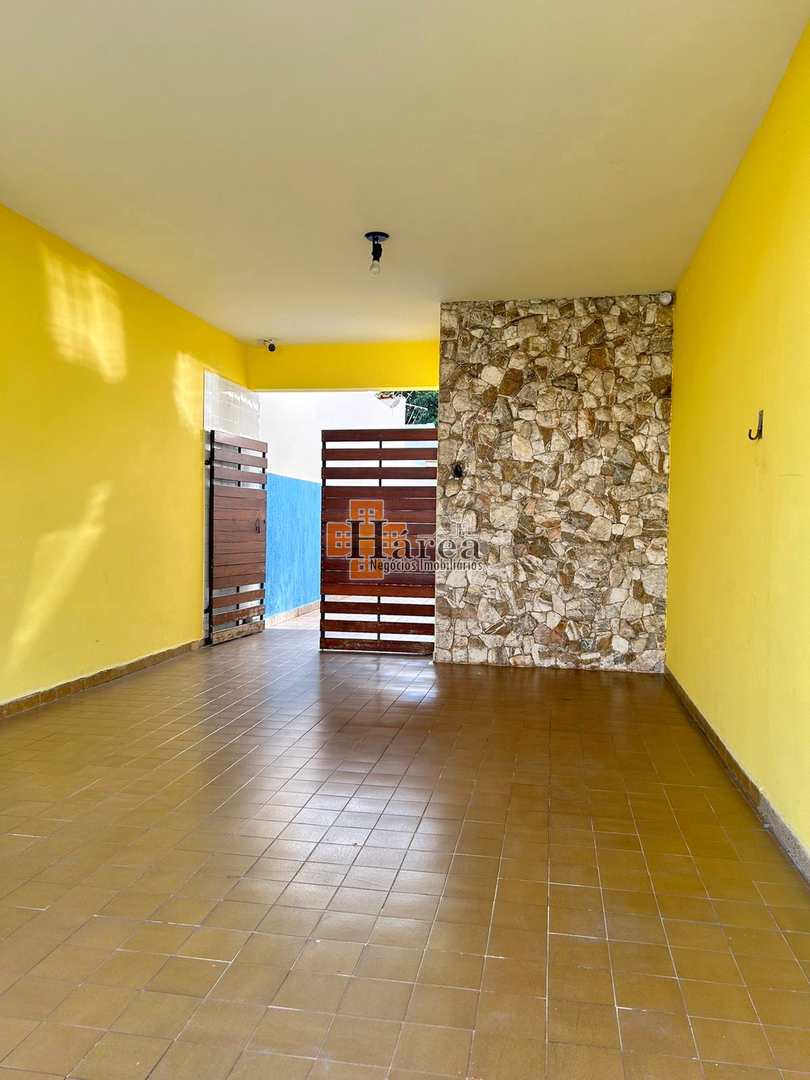 Casa para alugar com 3 quartos, 196m² - Foto 4