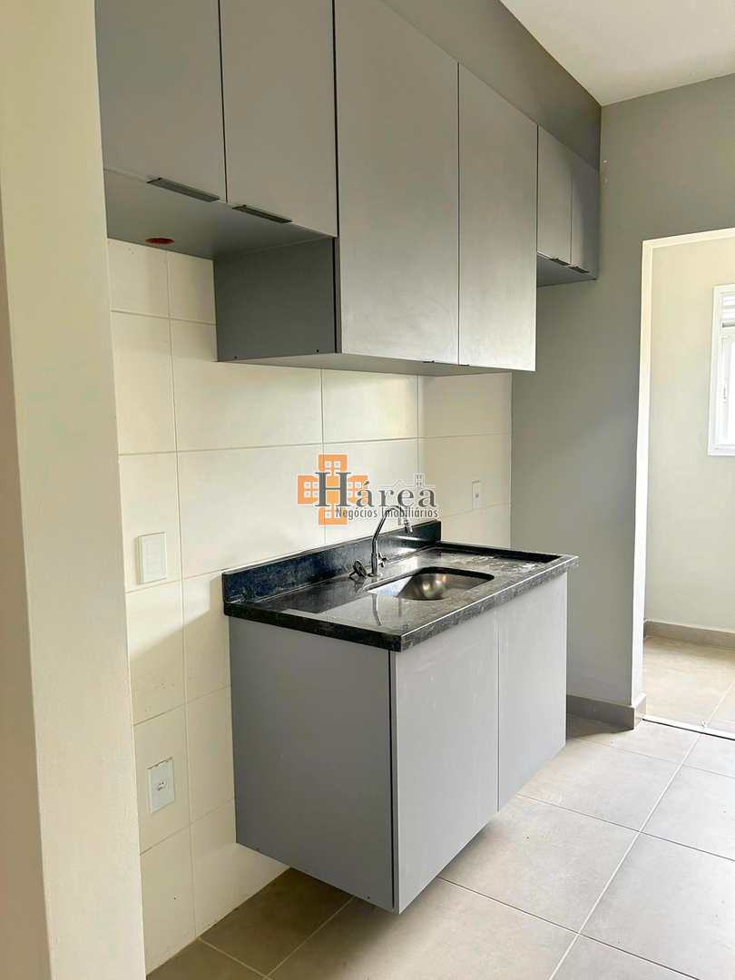 Apartamento à venda com 3 quartos, 80m² - Foto 2