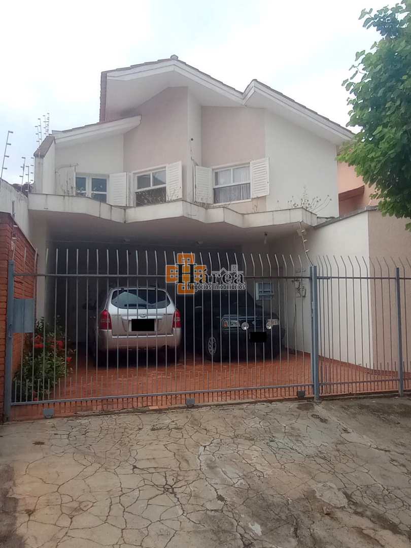 Sobrado à venda com 4 quartos, 225m² - Foto 1