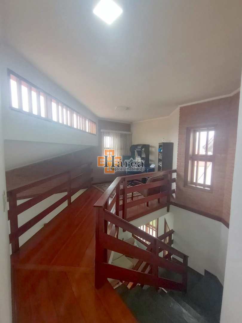 Sobrado à venda com 4 quartos, 225m² - Foto 11