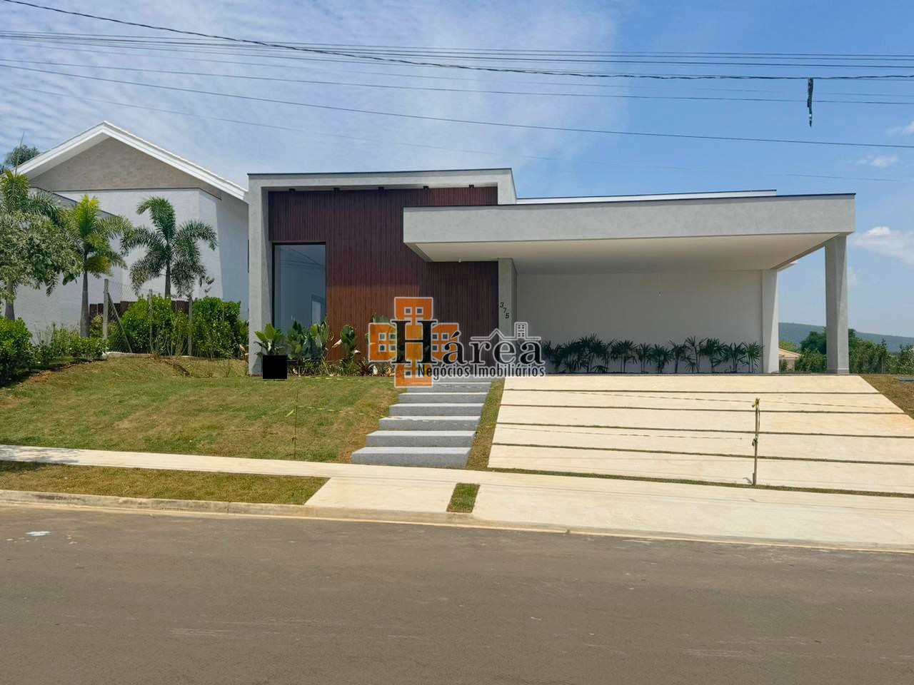 Casa de Condomínio à venda com 3 quartos, 378m² - Foto 1