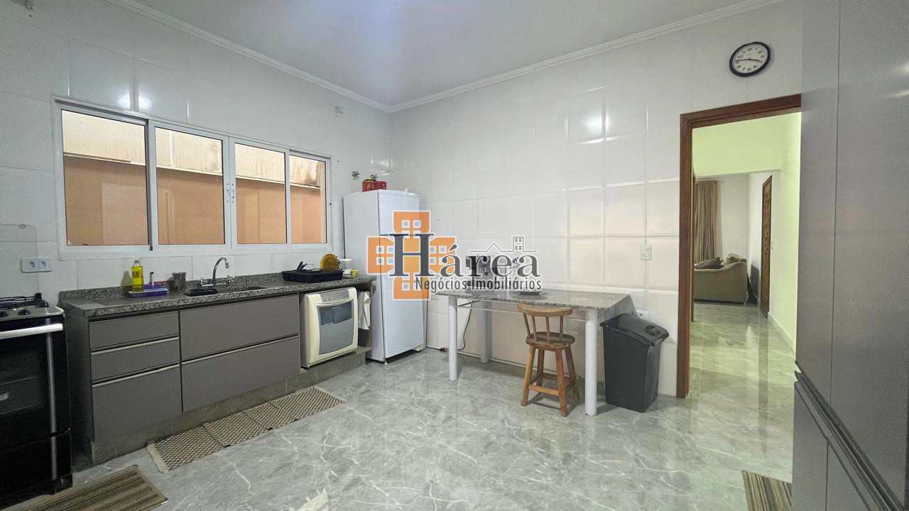 Casa de Condomínio à venda com 3 quartos, 196m² - Foto 3